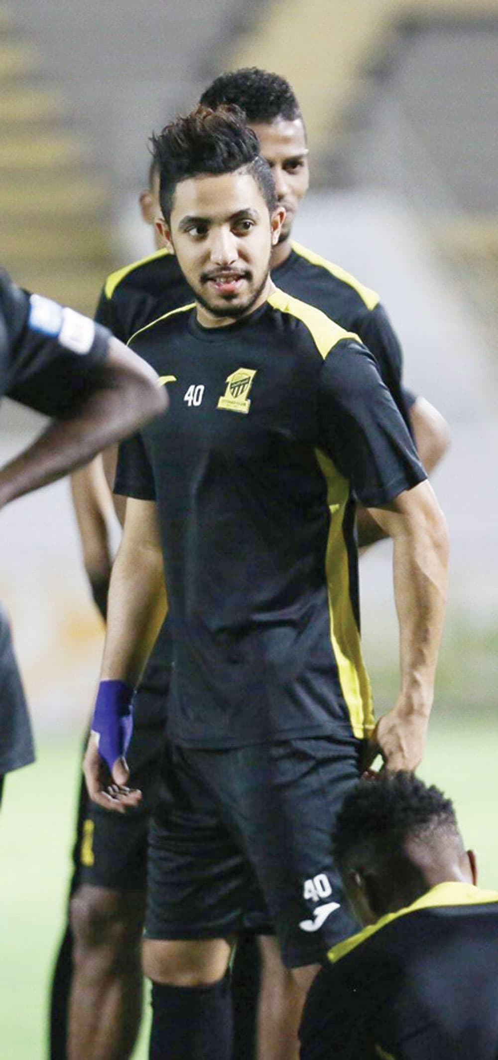 السن 24 عاما يحرر هتان من «بدل التدريب»