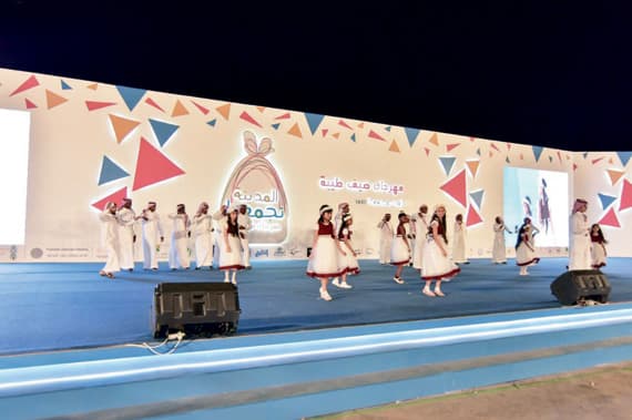 قدم مجموعة من الأطفال أوبريت "المدينة تجمعنا". 