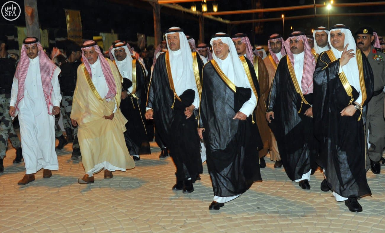 أمير مكة المكرمة يفتتح فعاليات سوق عكاظ 10