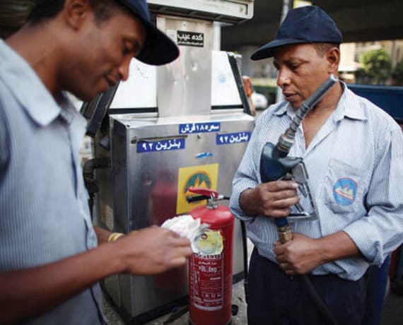 يباع لتر البنزين فئة 92 في مصر بنحو 58 في المائة من تكلفته الفعلية.