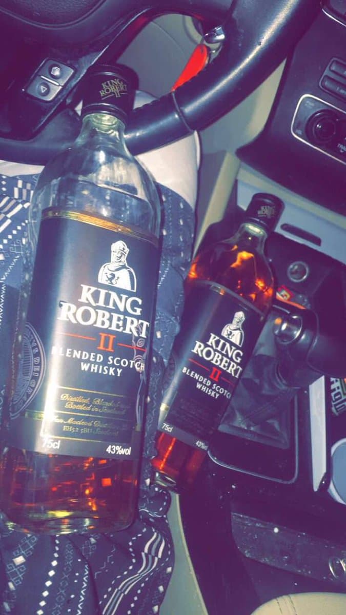 القبض على مفحط يعرض ويروج المخدرات عبر "السناب شات"