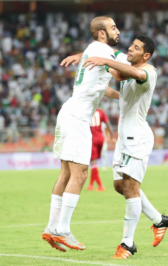 السهلاوي والجاسم في فرحة سابقة للأخضر.