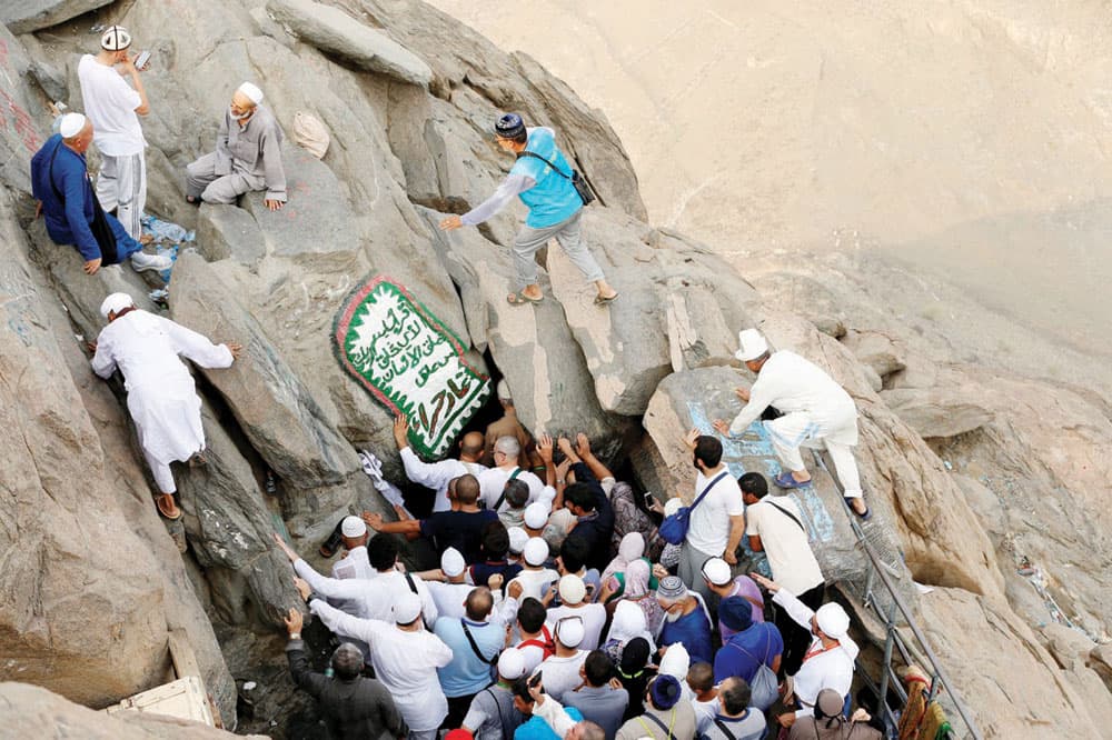 يقع جبل النور في شمال شرق المسجد الحرام.