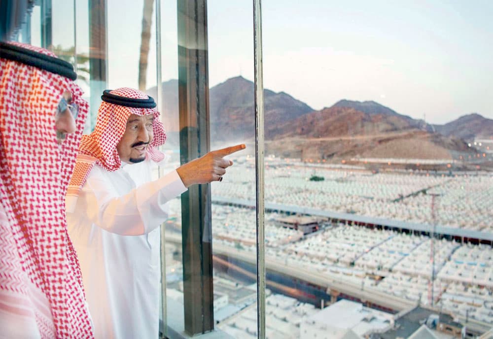 الملك خلال اطمئنانه على جميع مراحل الخطة العامة لتنقلات الحجاج في المشاعر المقدسة.