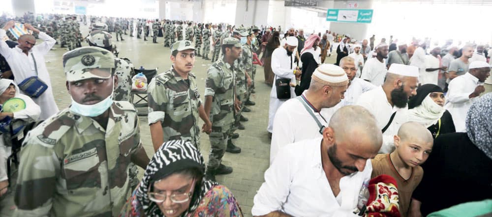 أدت جموع الحجيج مناسكهم في يسر وسهولة.تصوير: أحمد حشاد - "الاقتصادية"
