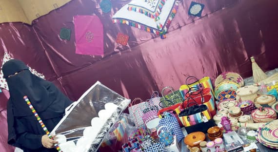 تخصص المهرجانات مواقع  ودعاية مجانية للأسر المنتجة."الاقتصادية"