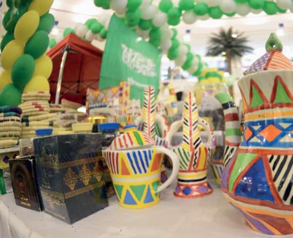 جانب من المشغولات اليدوية للأسر المنتجة في عسير."واس"