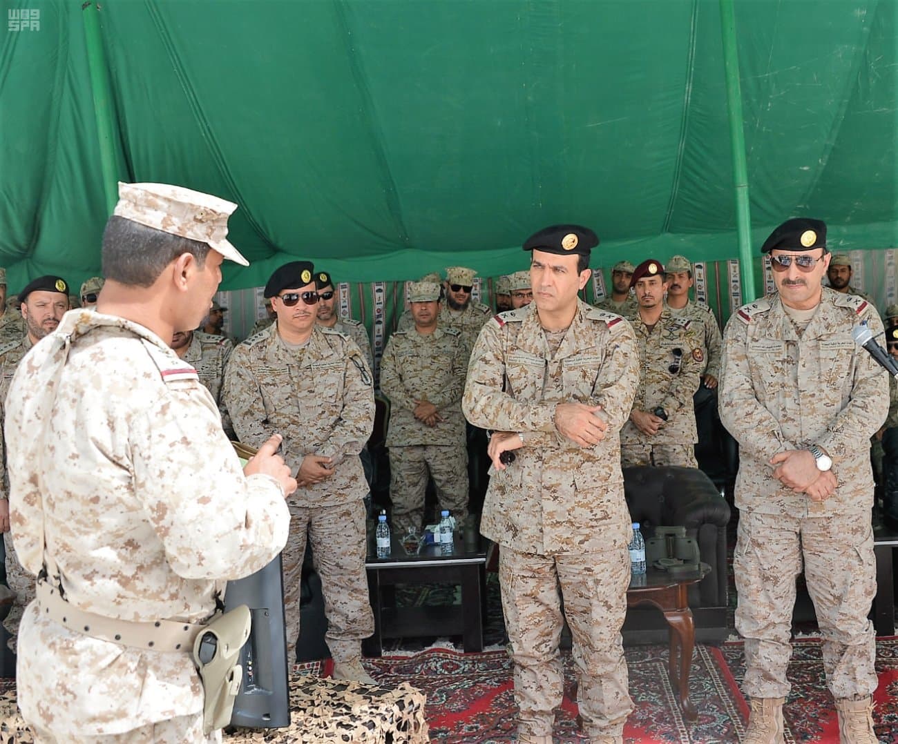 انطلاق مناورات "درع الخليج" في مضيق هرمز