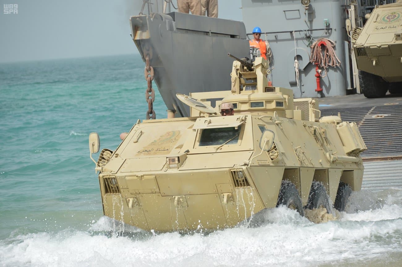 انطلاق مناورات "درع الخليج" في مضيق هرمز