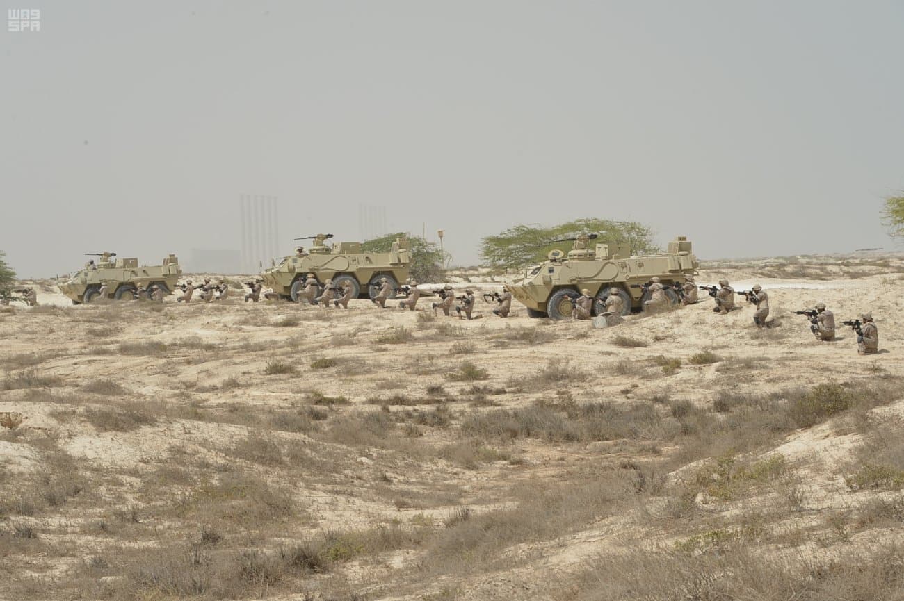 انطلاق مناورات "درع الخليج" في مضيق هرمز