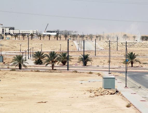 الوحدات لا علاقة لها بمشاريع الوزارة التي ستقوم على مبدأ الشراكة مع القطاع الخاص.