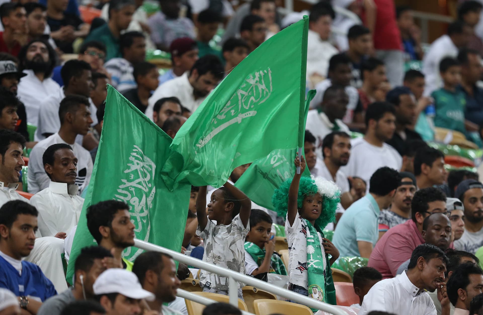 الأخضر.. متصدر لا تكلمني