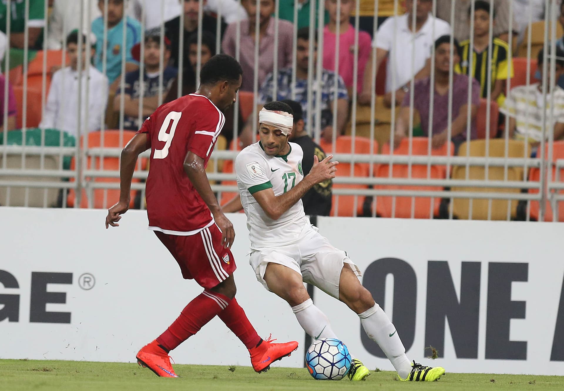 الأخضر.. متصدر لا تكلمني