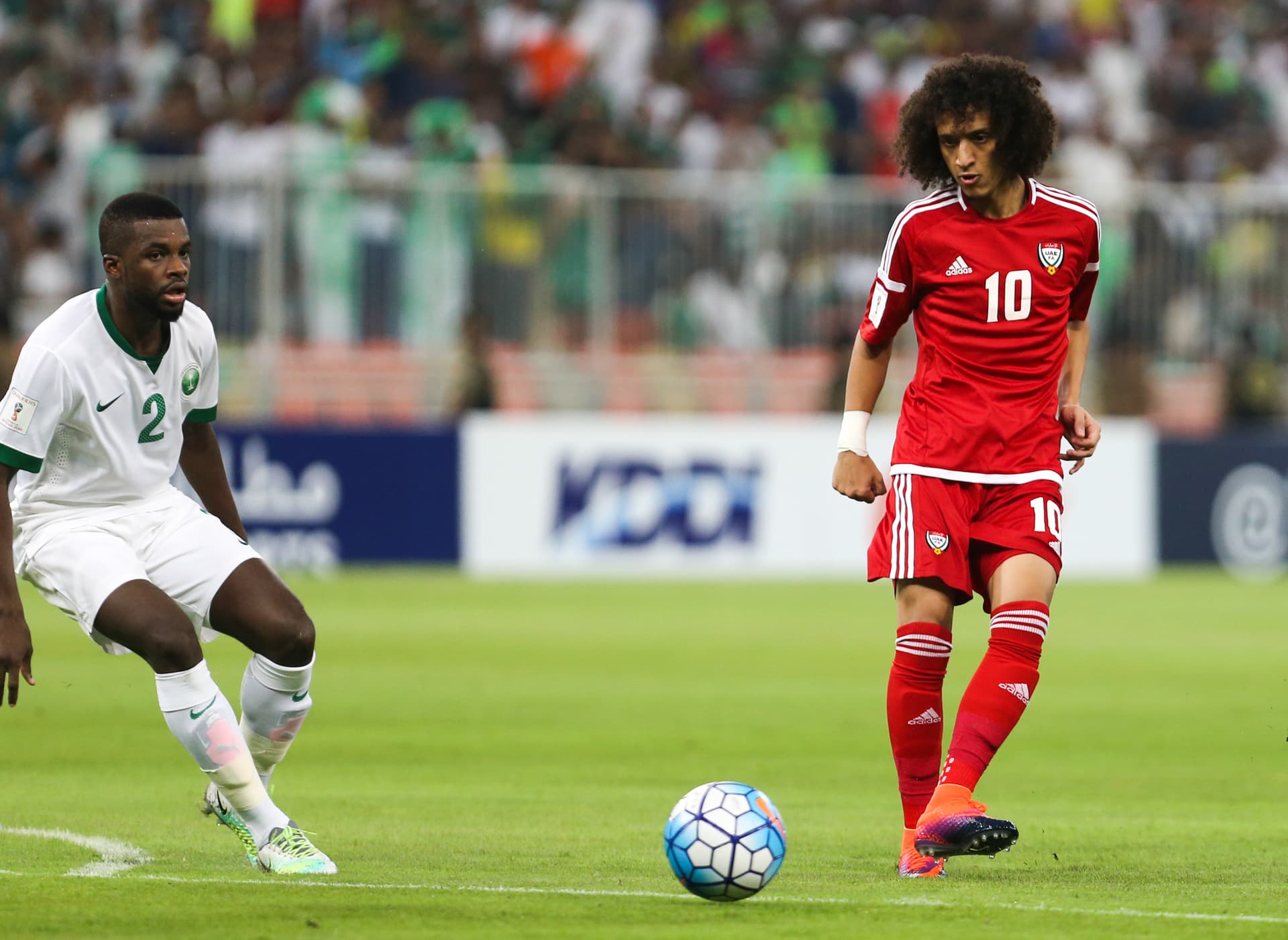 الأخضر.. متصدر لا تكلمني