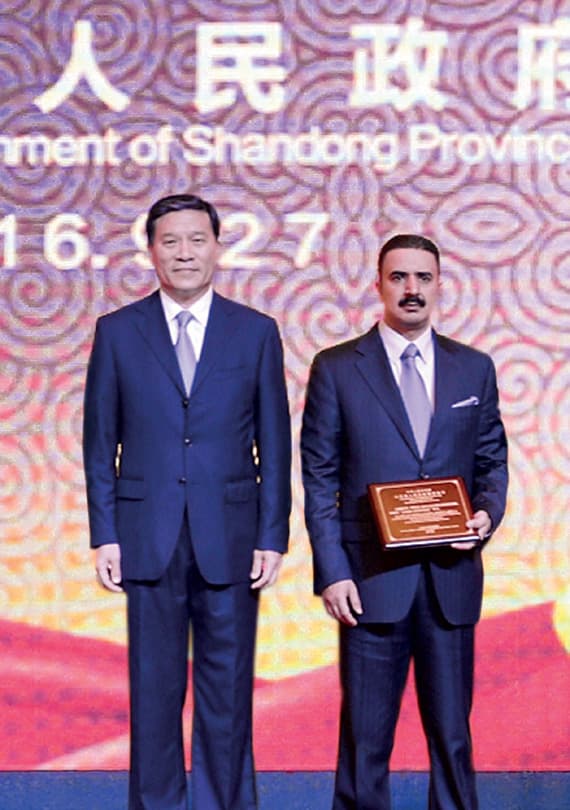 محمد العجلان خلال التكريم.