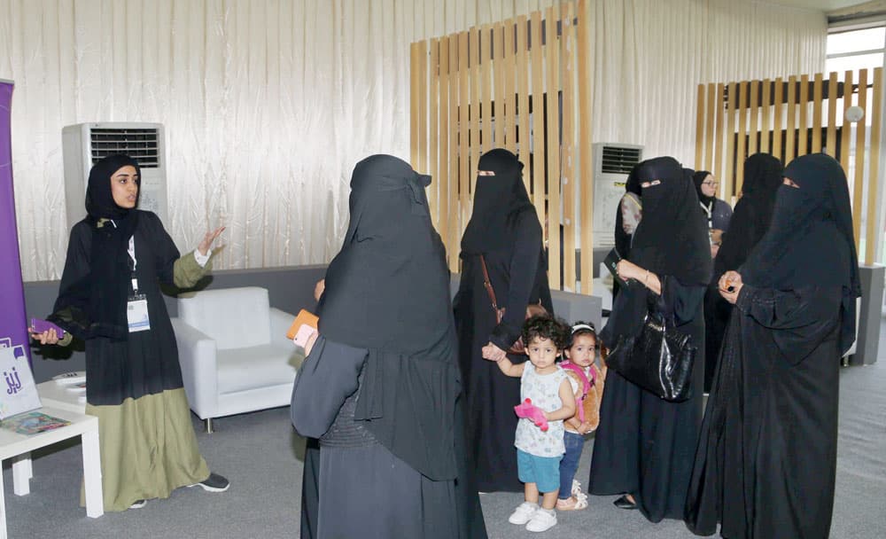 حضور نسائي لافت في أول أيام المهرجان.