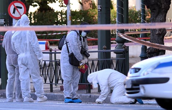 انفجار أمام السفارة الفرنسية في اليونان يصيب أحد حراسها