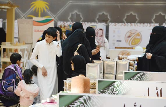 خصص 70 في المائة من أركان المهرجان للأسر المنتجة التي تبيع وتجهز الكليجا الحائلية.