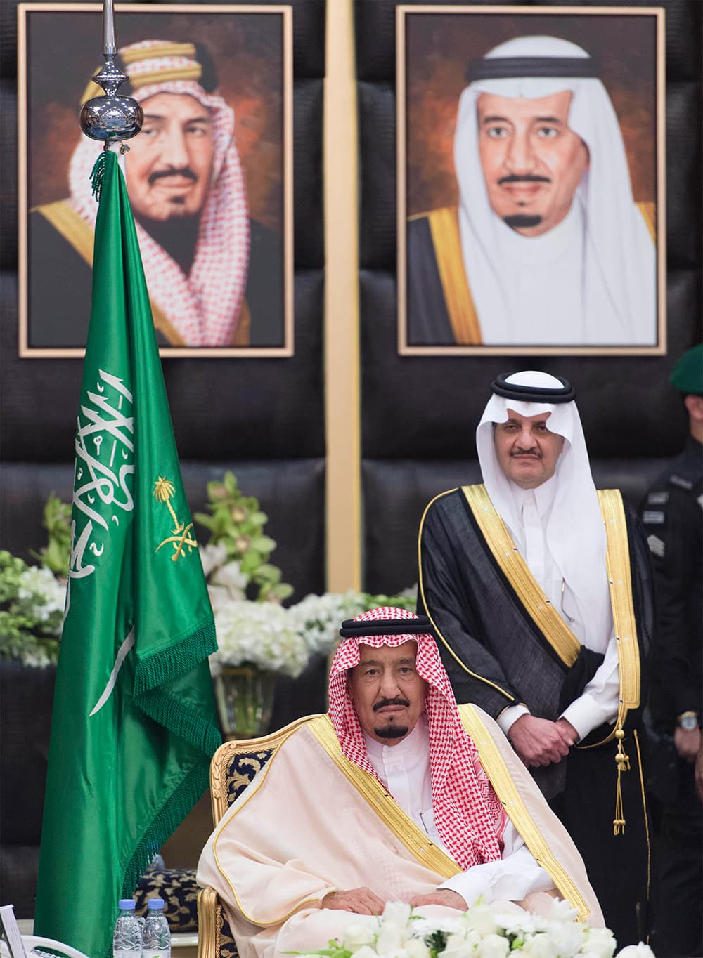 خادم الحرمين : تبنينا رؤية المملكة 2030 لبناء اقتصاد قوي