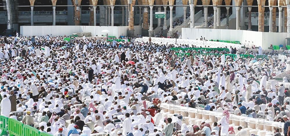 جانب من خطبة الجمعة في المسجد الحرام أمس. "واس"