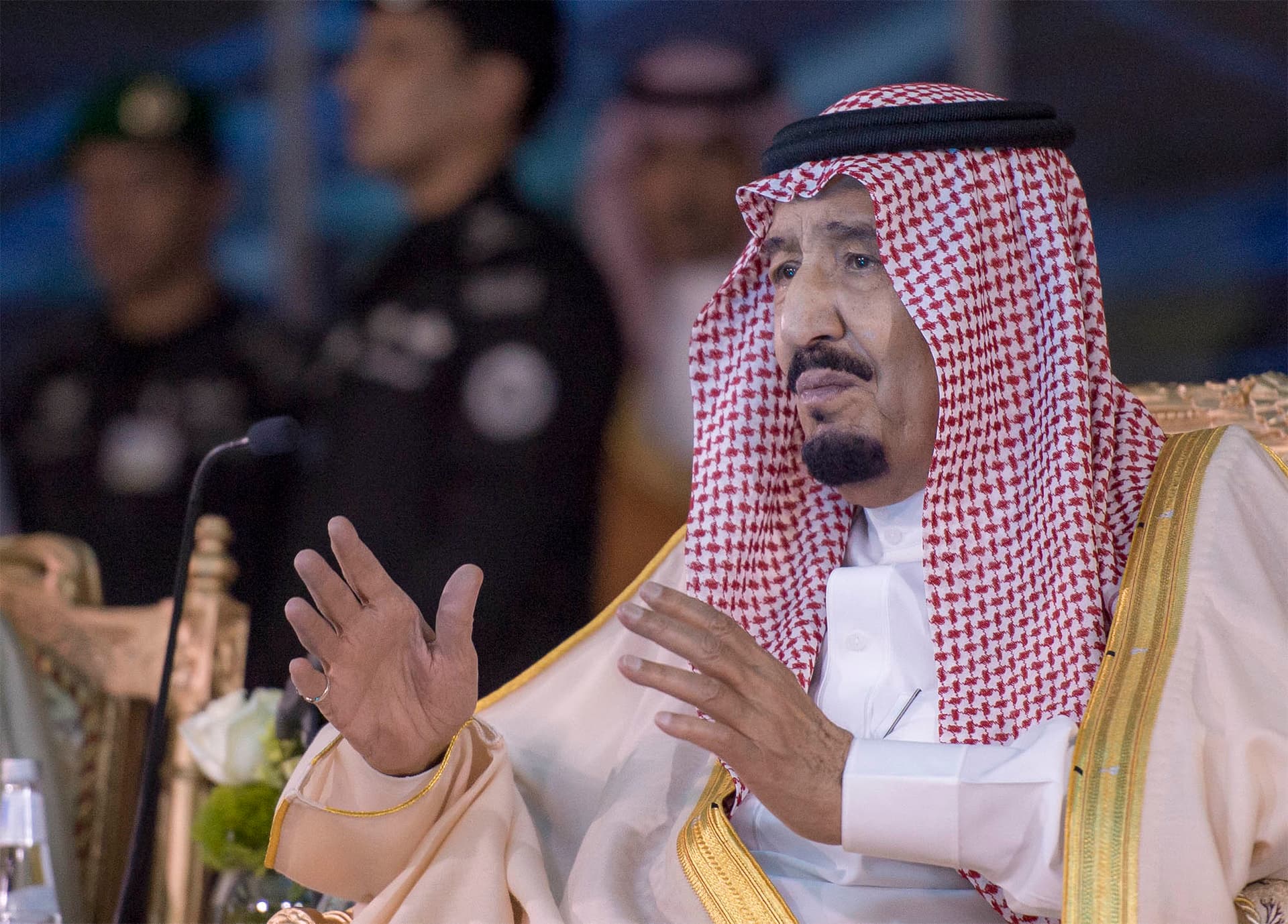 الملك يدشن مشاريع بترولية بقيمة 160 مليارا ومركز الملك عبدالعزيز الثقافي