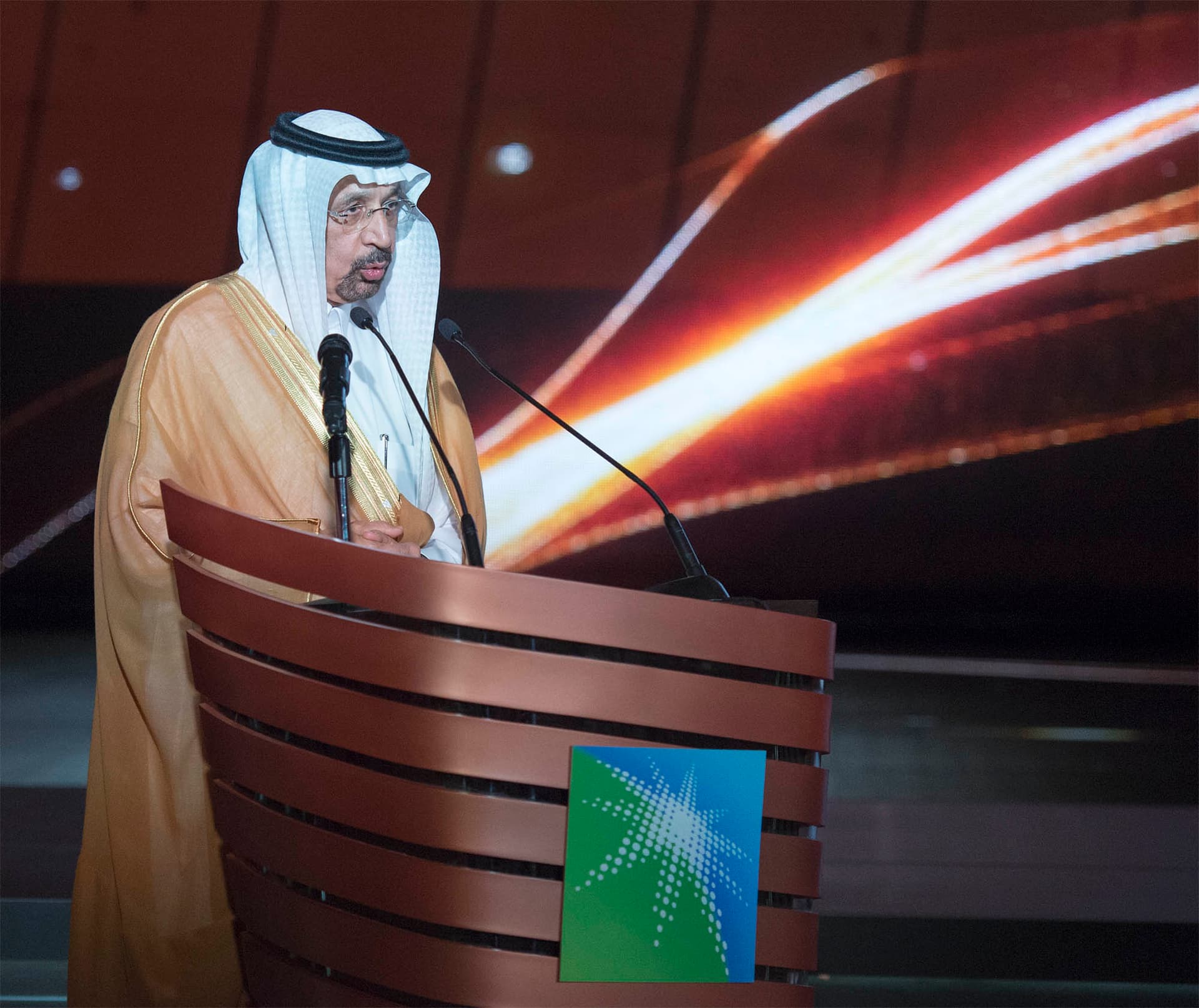 الملك يدشن مشاريع بترولية بقيمة 160 مليارا ومركز الملك عبدالعزيز الثقافي