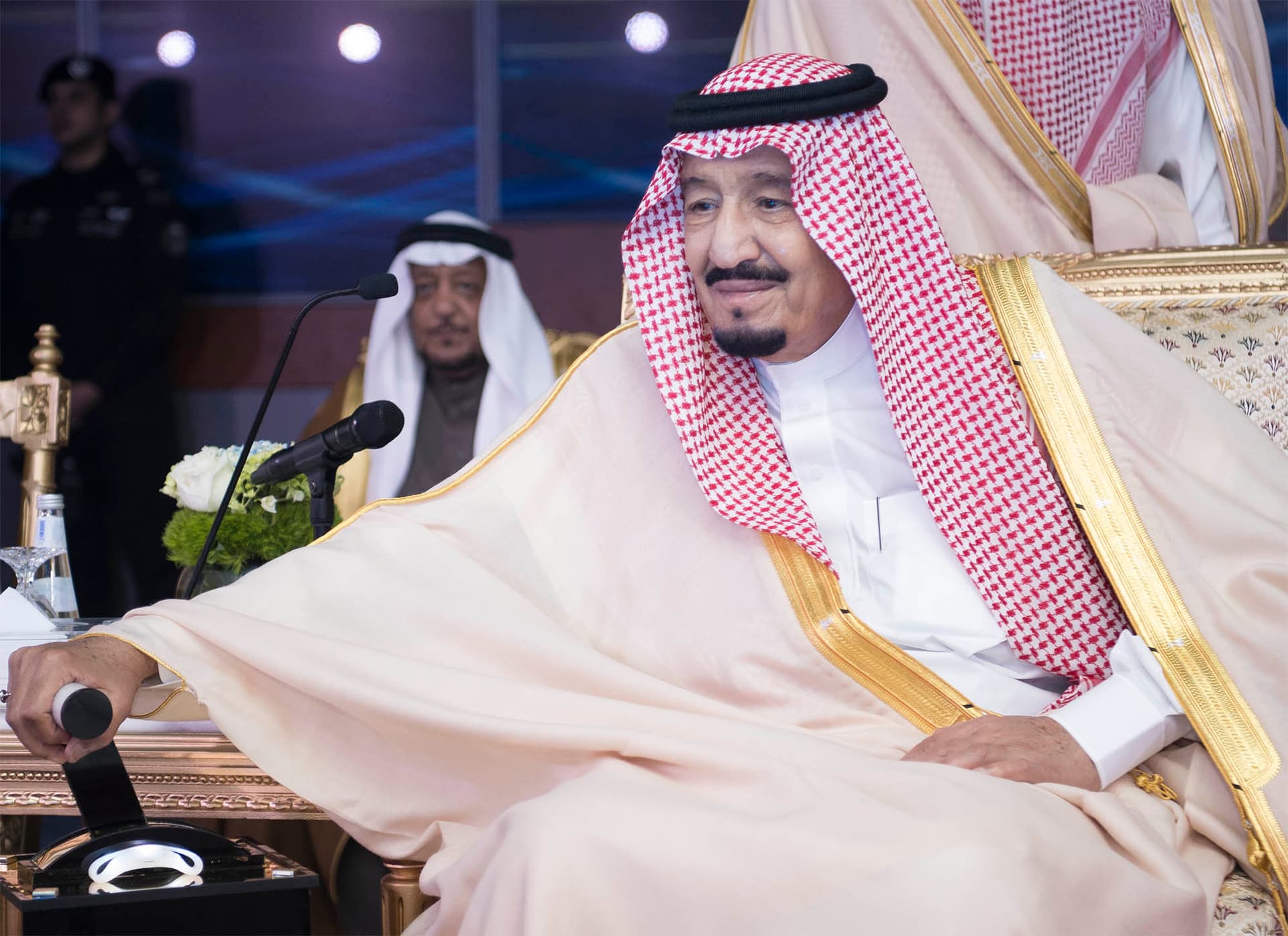 الملك يدشن مشاريع بترولية بقيمة 160 مليارا ومركز الملك عبدالعزيز الثقافي