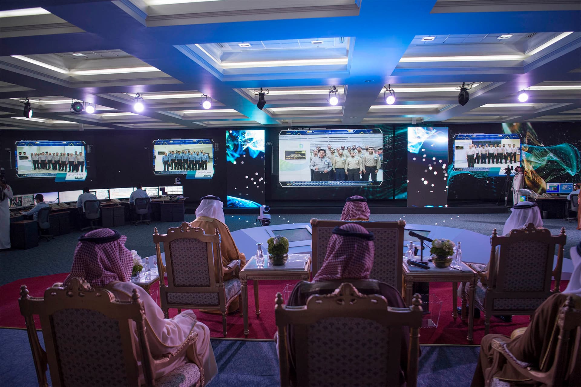 الملك يدشن مشاريع بترولية بقيمة 160 مليارا ومركز الملك عبدالعزيز الثقافي