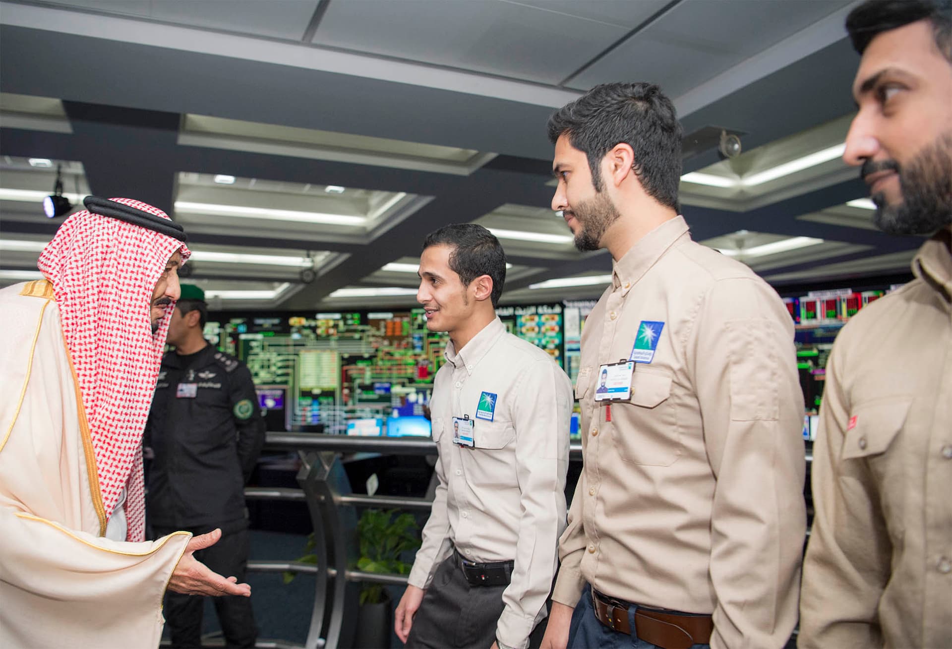 الملك يدشن مشاريع بترولية بقيمة 160 مليارا ومركز الملك عبدالعزيز الثقافي