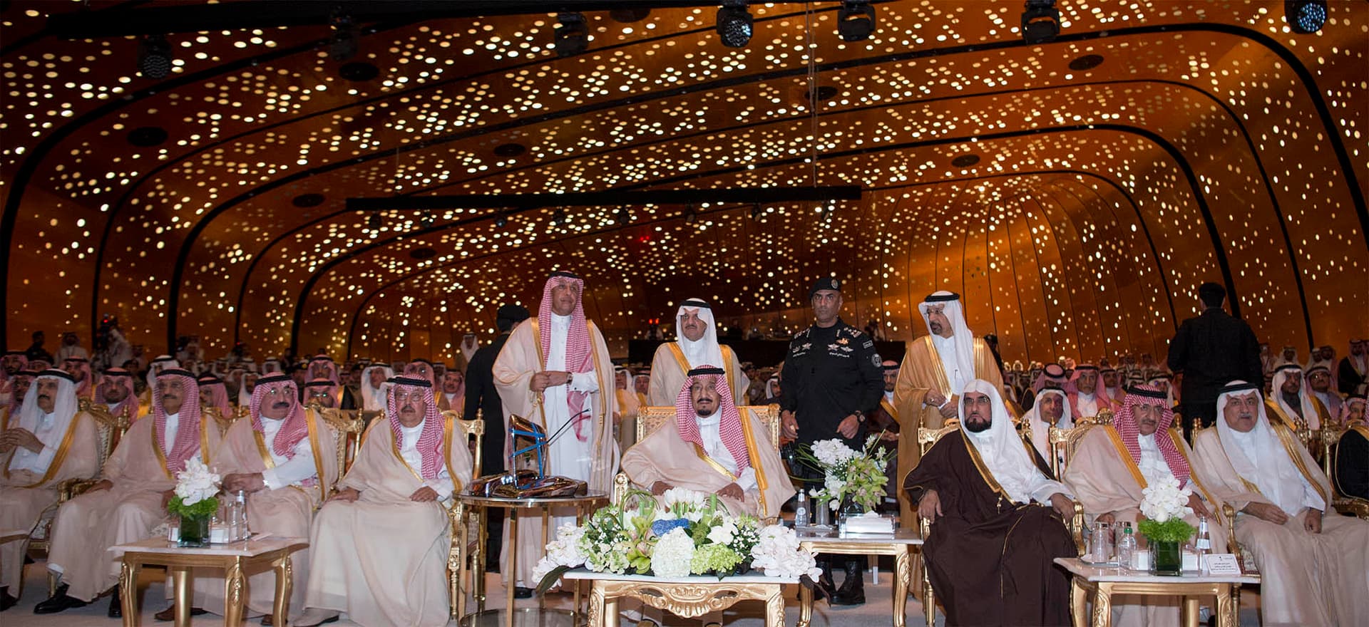 الملك يدشن مشاريع بترولية بقيمة 160 مليارا ومركز الملك عبدالعزيز الثقافي