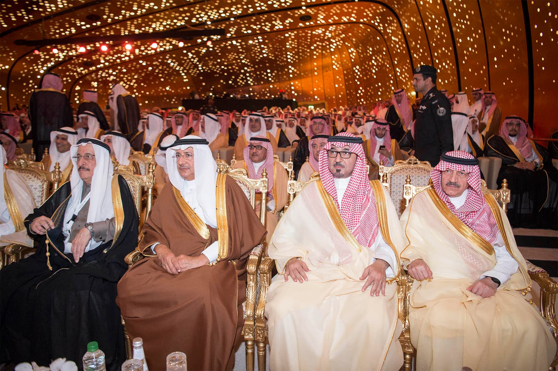 الملك يدشن مشاريع بترولية بقيمة 160 مليارا ومركز الملك عبدالعزيز الثقافي