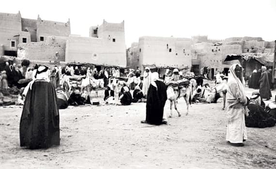 العمدة.. تاريخ ومهام ووثيقة نادرة