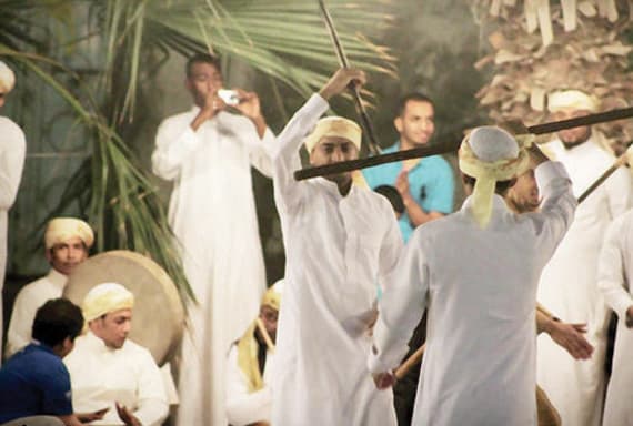 نسبة لبعض المرويات فإن «المزمار »تعود إلى أيام الحكم الفاطمي، وتصاحبها أهازيج تعرف بـ"الزومال".