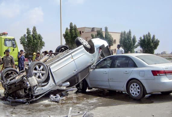تتسبب الحوادث المرورية في قتل 8 آلاف شخص سنويا في المملكة."الاقتصادية"