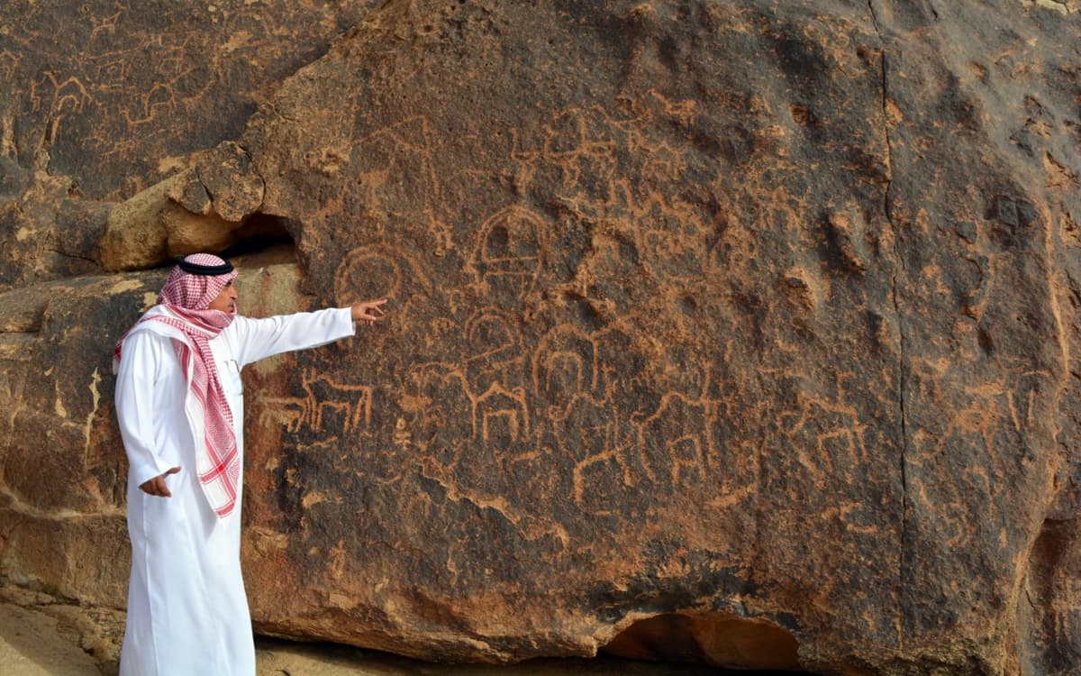 رسومات "جبل سواج" الثمودية الرائعة تبهر زوار رس القصيم