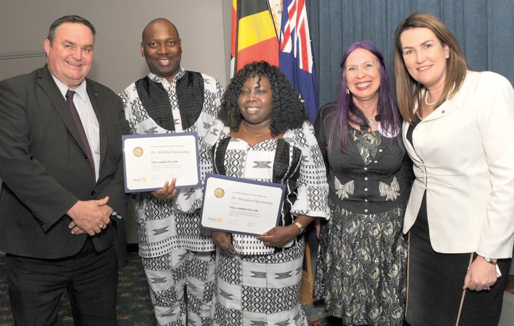 مهام شاقة أمام الدوائر الطبية أسفل الصحراء لمجابهة الإيدز.