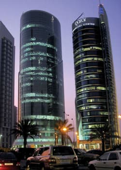 قطر تحقق تقدما في سباق الخليج المالي