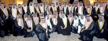 نائب الملك يتسلم الدكتوراه الفخرية من جامعة الملك سعود