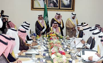 أمير عسير يعترف بتأخر التنمية عن تهامة ويشدد على تطويرها