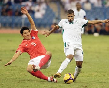 اتحاد القدم يحاصر " الآسيوي "بـ 3 ملاحظات  .. ويطالب بحكام أوربيين