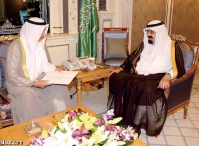 الملك يتسلم رسالة من أمير الكويت.. ويستقبل الأمراء والمسؤولين والمواطنين