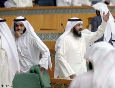 أمير الكويت يقبل استقالة الحكومة .. والأعضاء يتوقعون تعاونا مع الجديدة