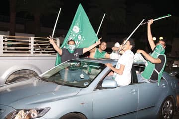 جدة تحتفل بأبطال الخليج على أنغام المزمار و"الخبيتي"