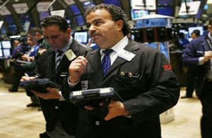 ضعف بيانات الوظائف يدفع مؤشرات وول ستريت للتراجع