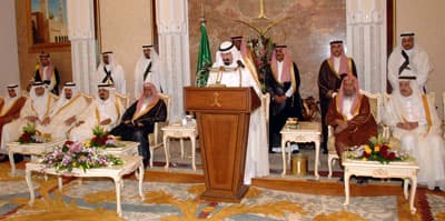 الملك معايدا القوات المسلحة: الوطن لن ينسى تضحياتكم من أجل تعزيز الأمن