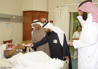 "صحة الحرس" تعايد مرضاها