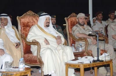 الأمير عبد الرحمن يزور القوات المسلحة في المشاعر المقدسة