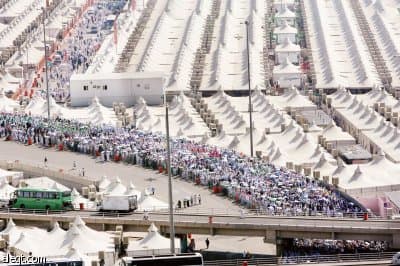حجاج بيت الله يكملون نسكهم ويبدأون رحلة عودة إلى بلادهم
