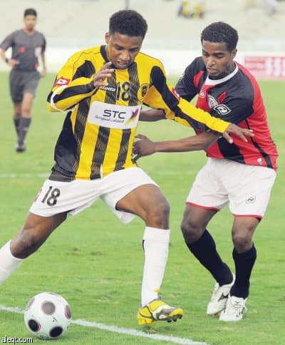 الاتحاد يجرف الرائد ويتمسك بالصدارة .. والهلال يحرق أبها