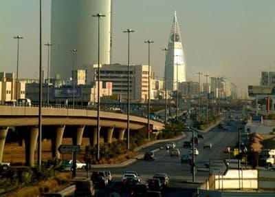 شمس ساطعة واستقرار جوي يستقبل عودة الطلاب والموظفين
